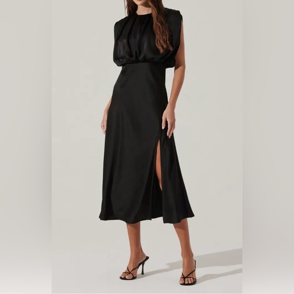 Astr Dresses & Skirts - Astr Cap Sleeve Satin Dressing Black Size Small  NWOT